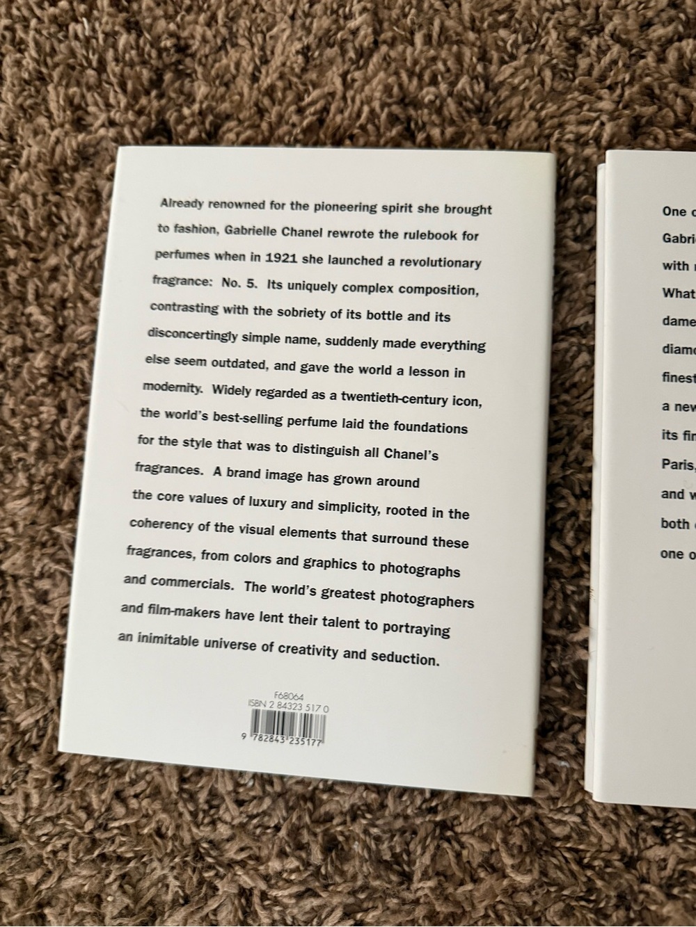 Chanel 3 book set with Iconic Black & White Design slip cover - Picture 7 of 10